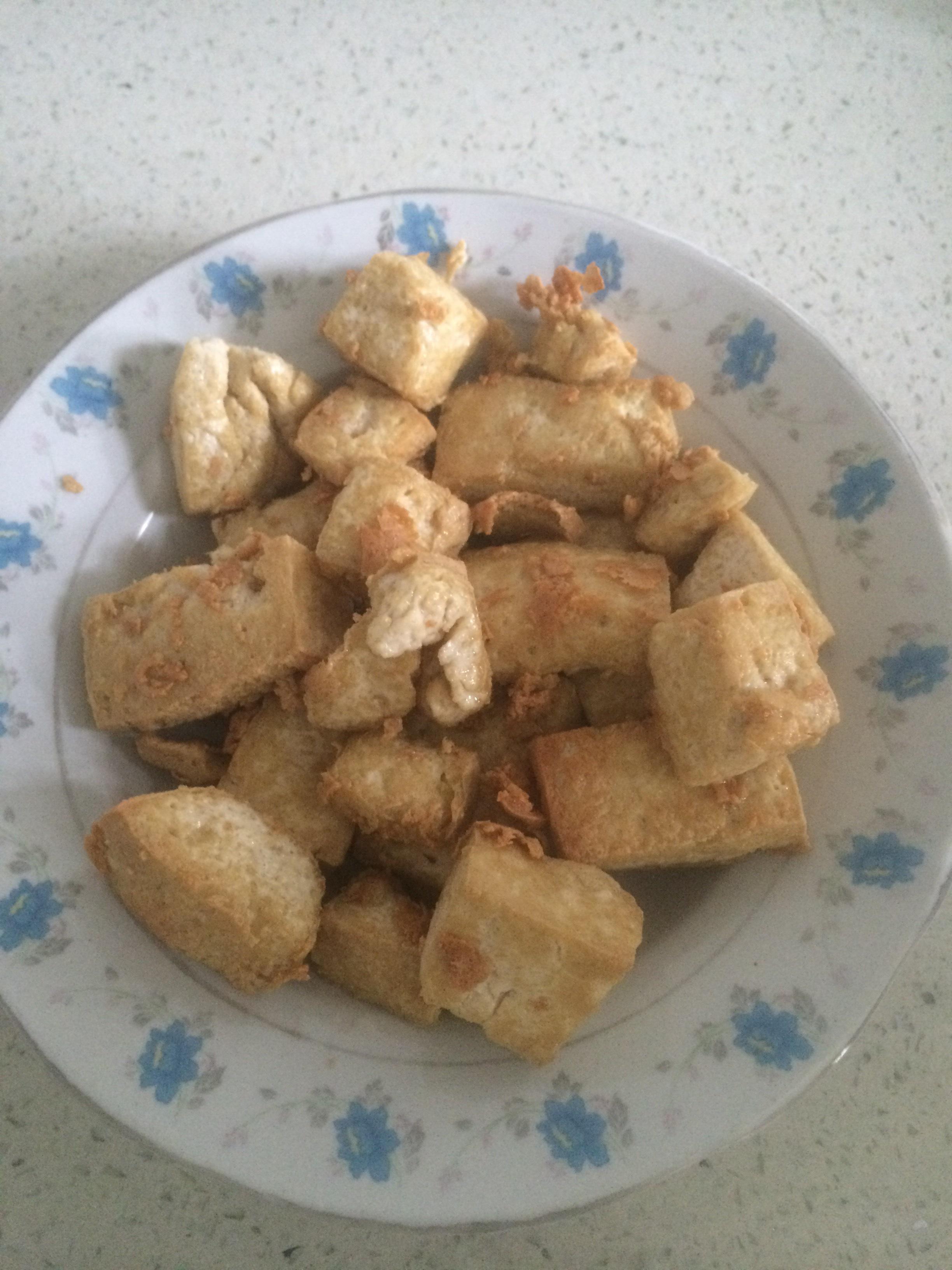 老豆腐，杏鮑菇，肉片辣炒的做法 步骤1