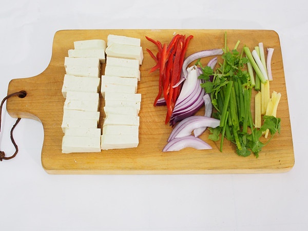 素食者不可錯過的補鈣菜餚----蔥燒老豆腐的做法 步骤2