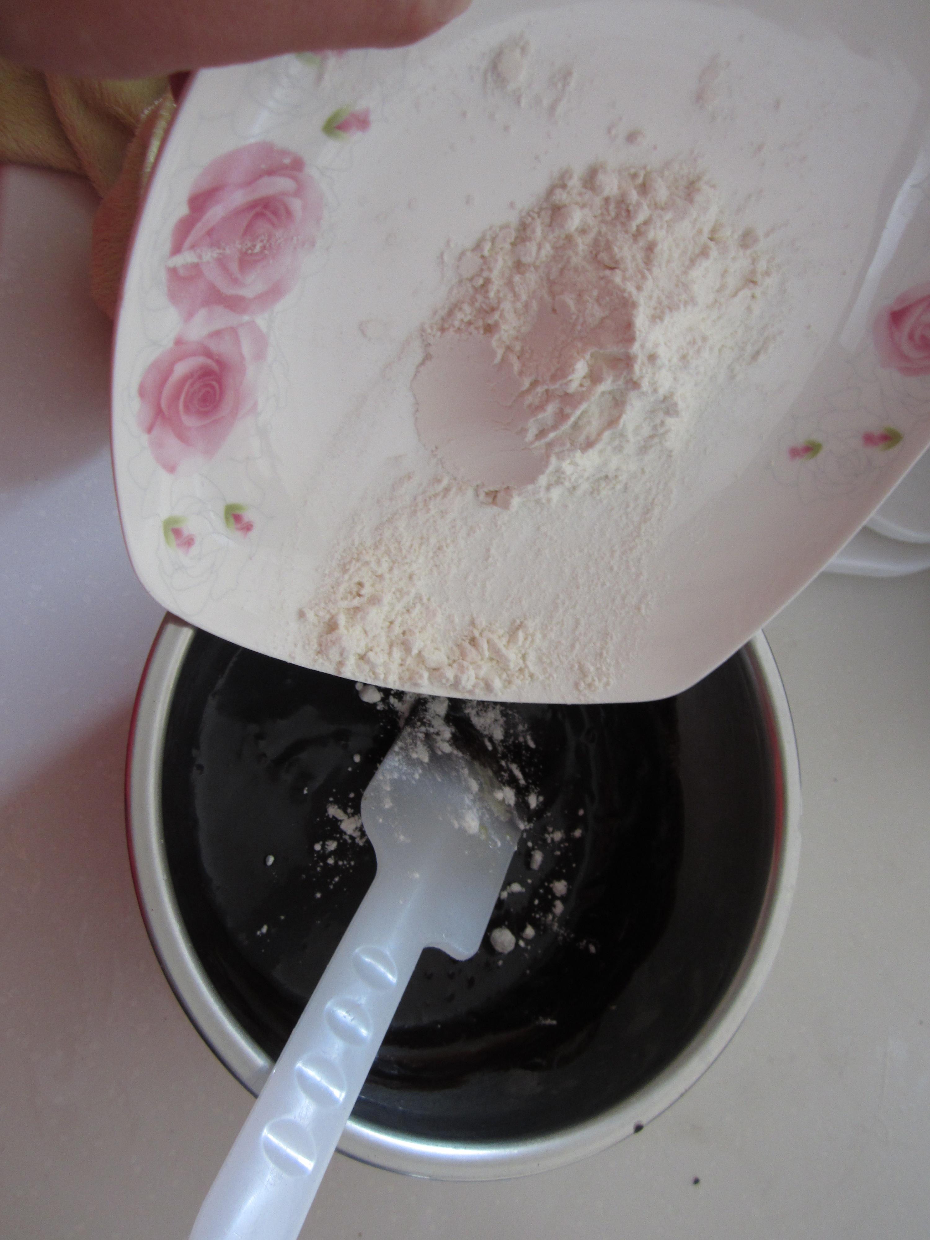 爆漿巧克力蛋糕——心太軟的做法的做法 步骤4