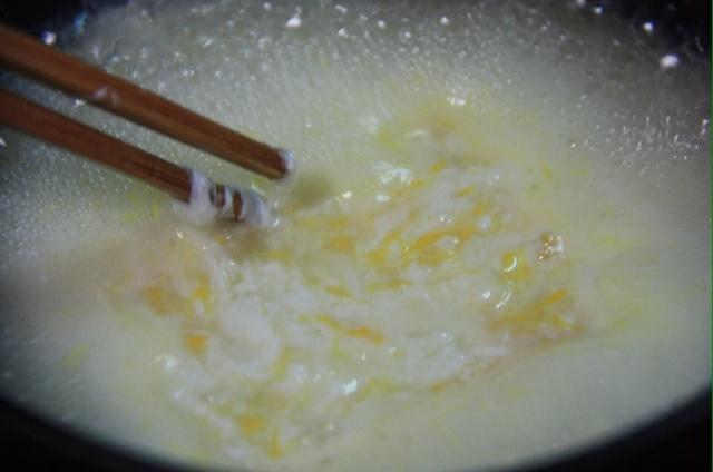 煉奶醪糟雞蛋花的做法 步骤4