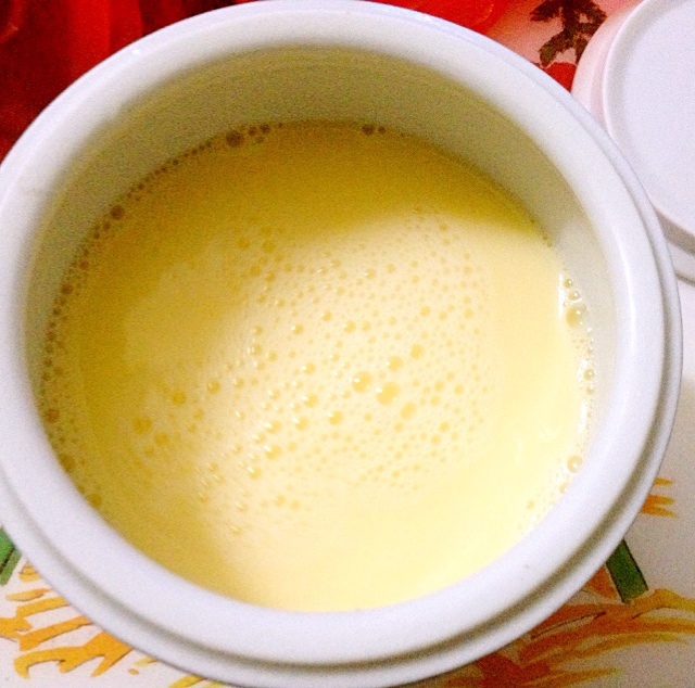 超簡單煉奶燉蛋（類布丁甜品）的做法 步骤3