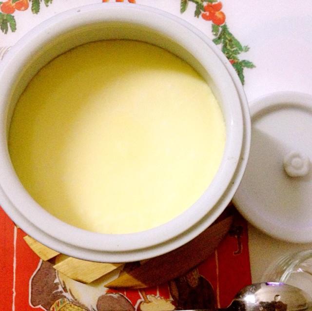 超簡單煉奶燉蛋（類布丁甜品）的做法 步骤4