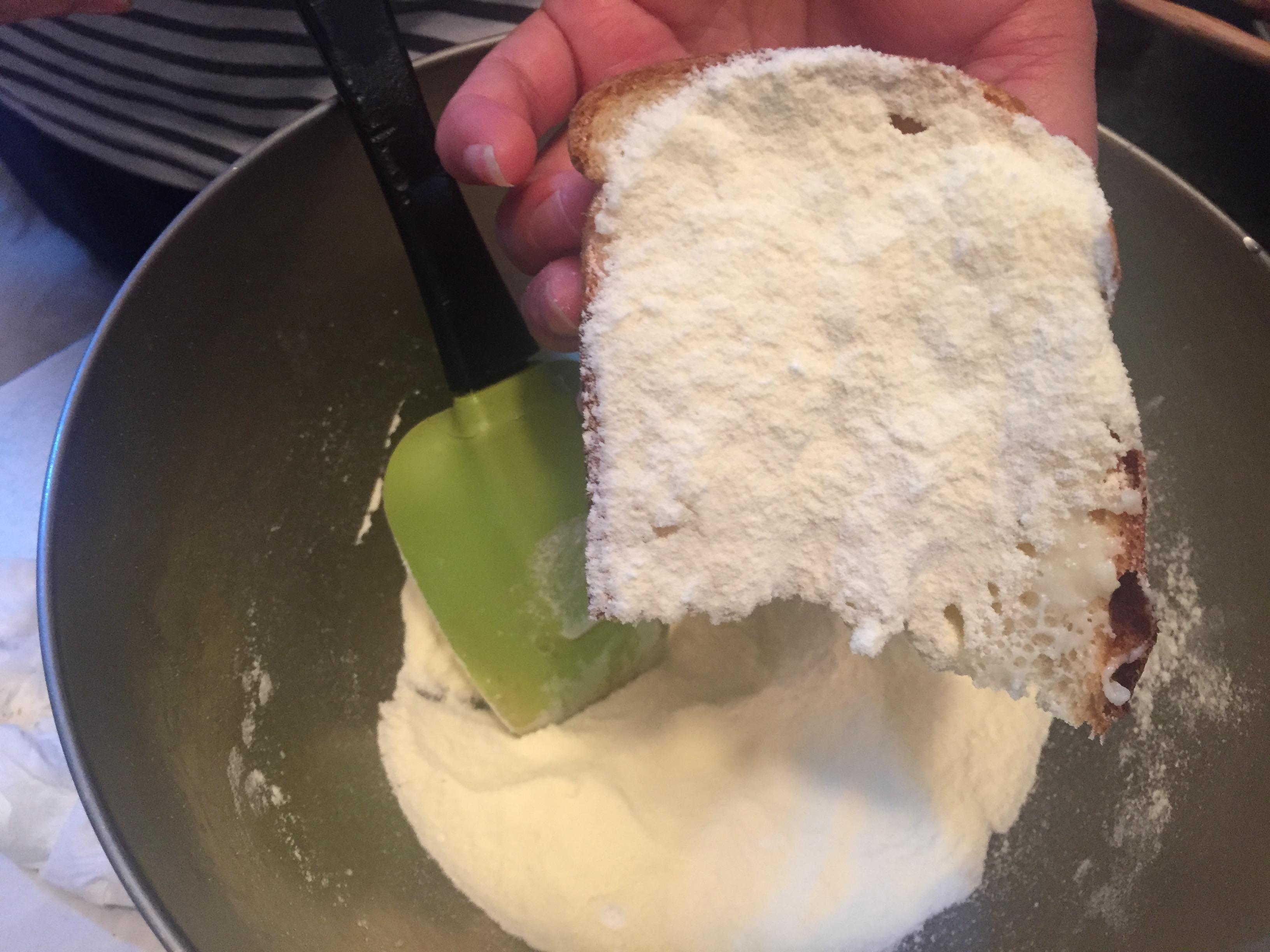 煉乳乳酪包---有面包機的同學做起來更方便哦~~的做法 步骤13