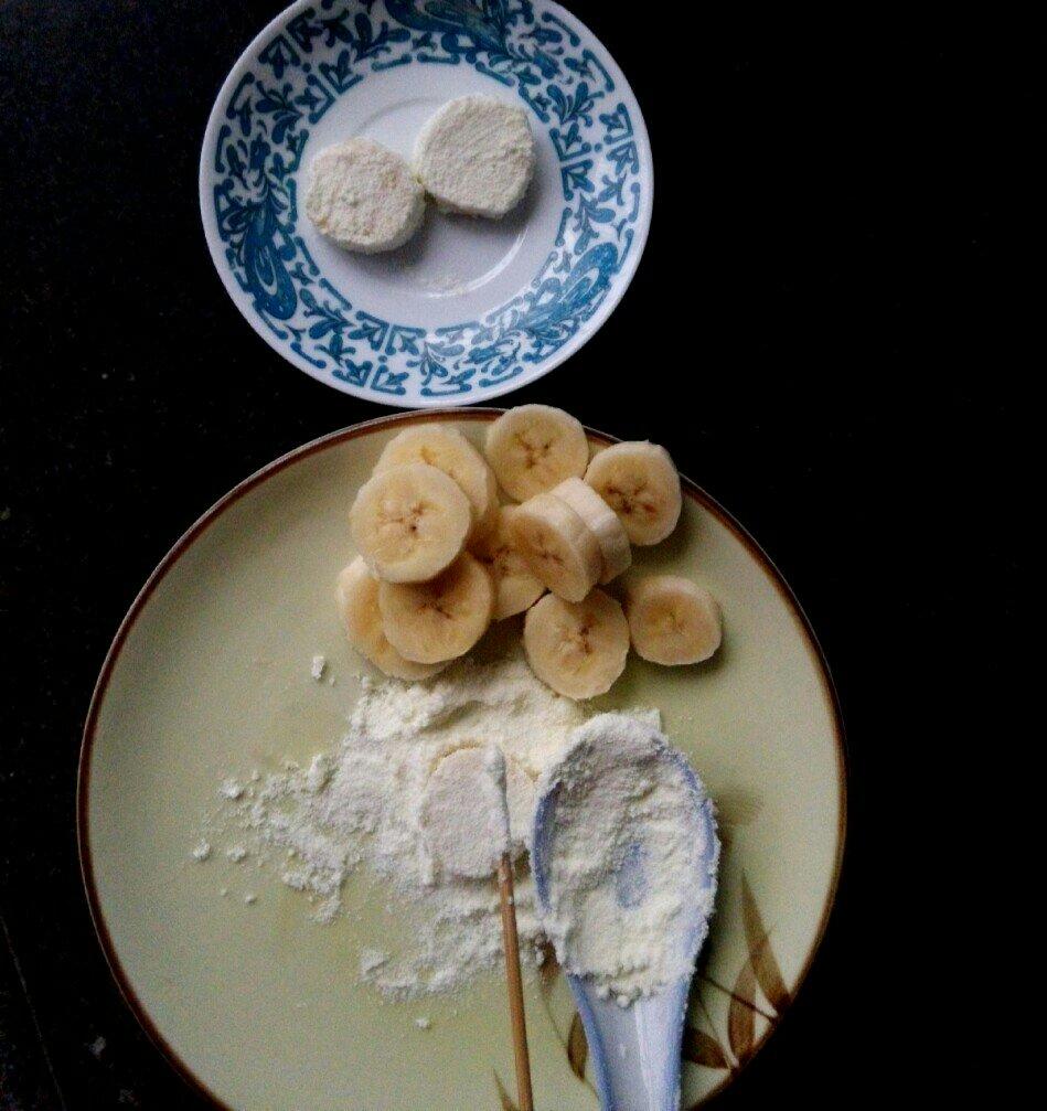 香蕉裹奶粉(九歲兒童版)的做法 步骤2