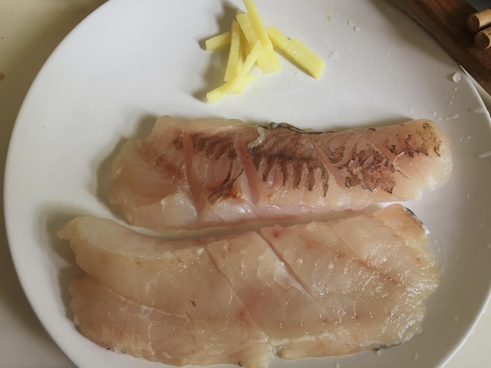 馬蘇裏拉芝士烤石斑魚的做法 步骤1