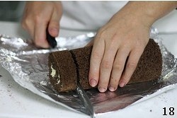 黑白巧克力蛋糕卷的做法 步骤18