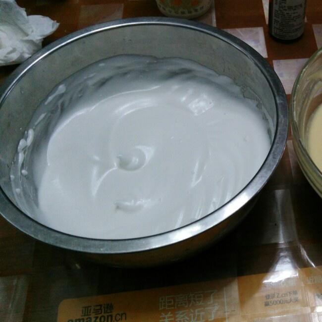 輕乳酪蛋糕（酸奶油版本）的做法 步骤4