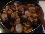 素雞蘑菇排骨煲的做法 步骤5