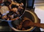 素雞蘑菇排骨煲的做法 步骤6