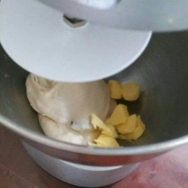 一次性發酵鮮奶油小麪包的做法 步骤1