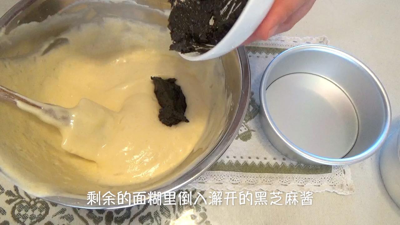 黑芝麻 戚風奶油蛋糕（視訊菜譜）的做法 步骤11