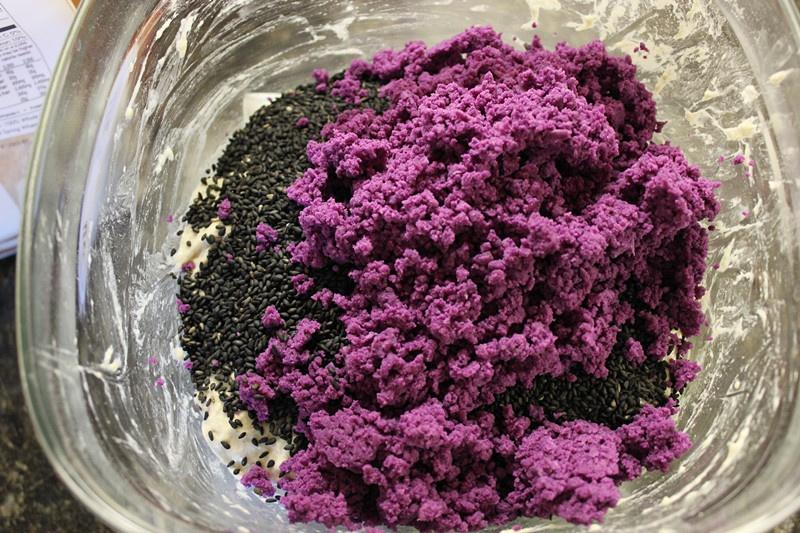 紫薯黑芝麻天然酵種歐包的做法 步骤7
