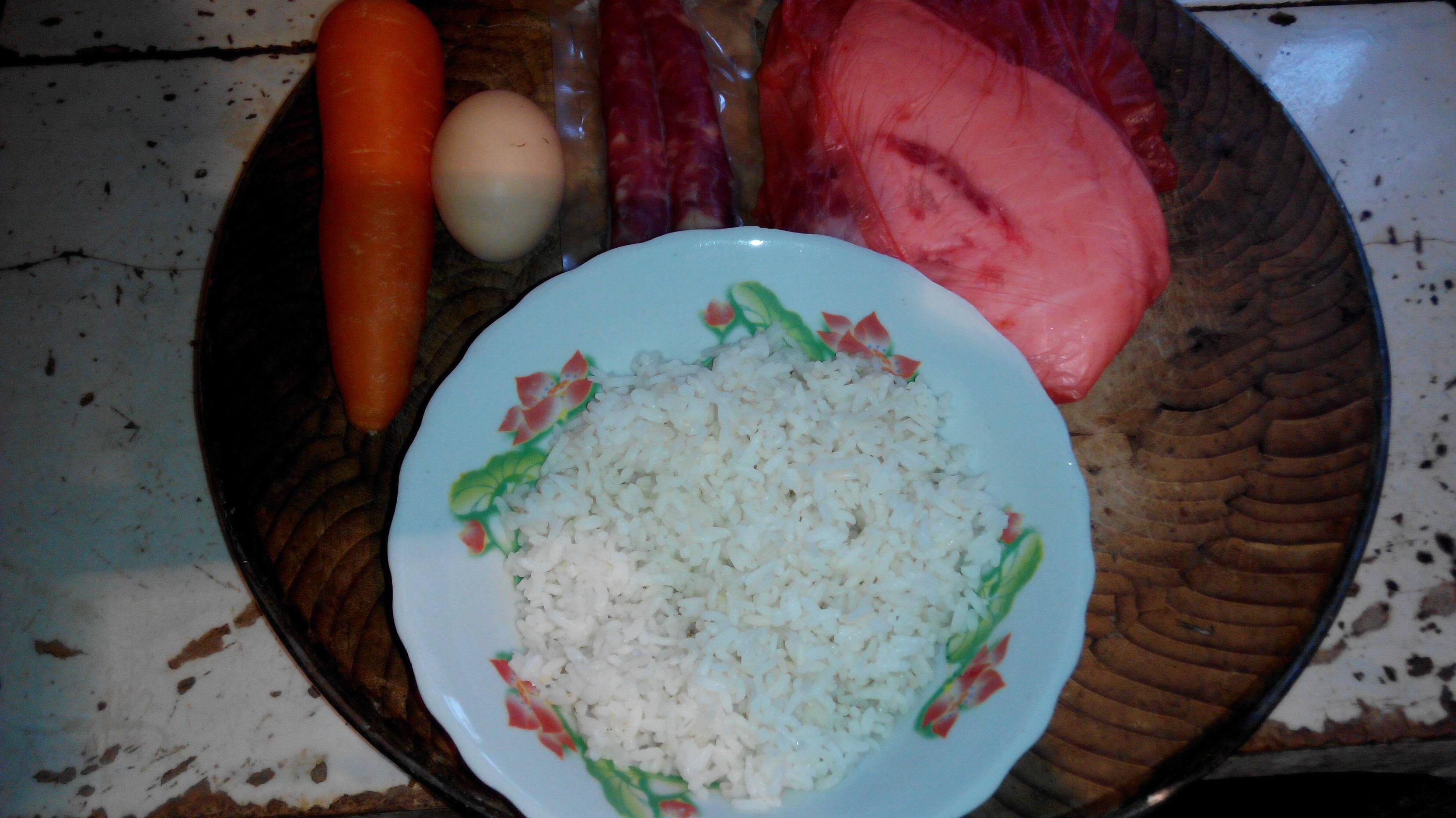 香腸胡蘿蔔炒飯的做法 步骤1