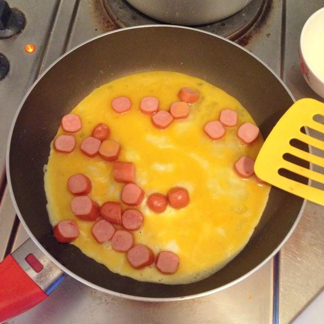 香腸煎蛋的做法 步骤3