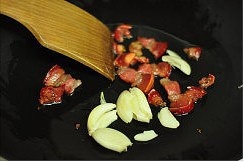 臘肉紅菜薹的做法 步骤3
