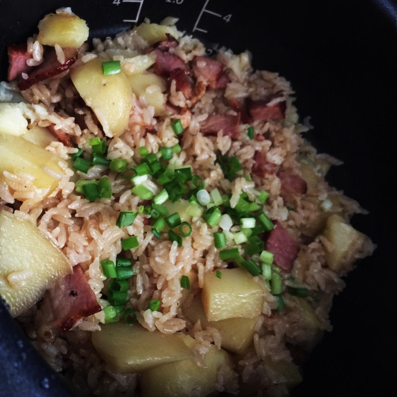 土豆臘肉燜飯（電飯煲）的做法 步骤6