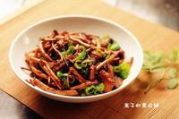 幹鍋臘肉茶樹菇的做法 步骤7