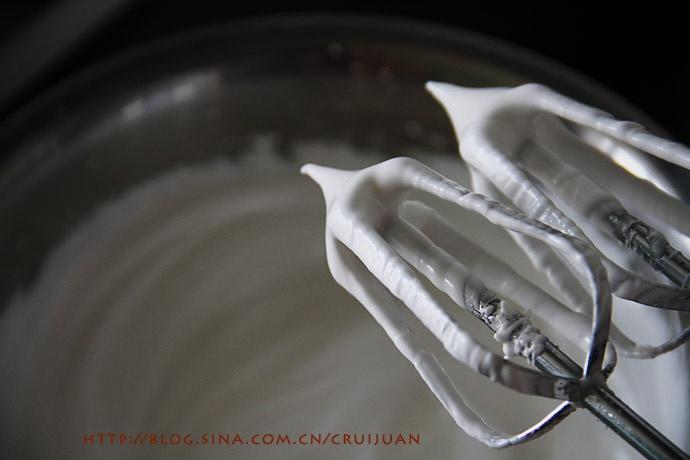 不易消泡的日式方法，可可海綿蛋糕百戰寶典的做法 步骤5