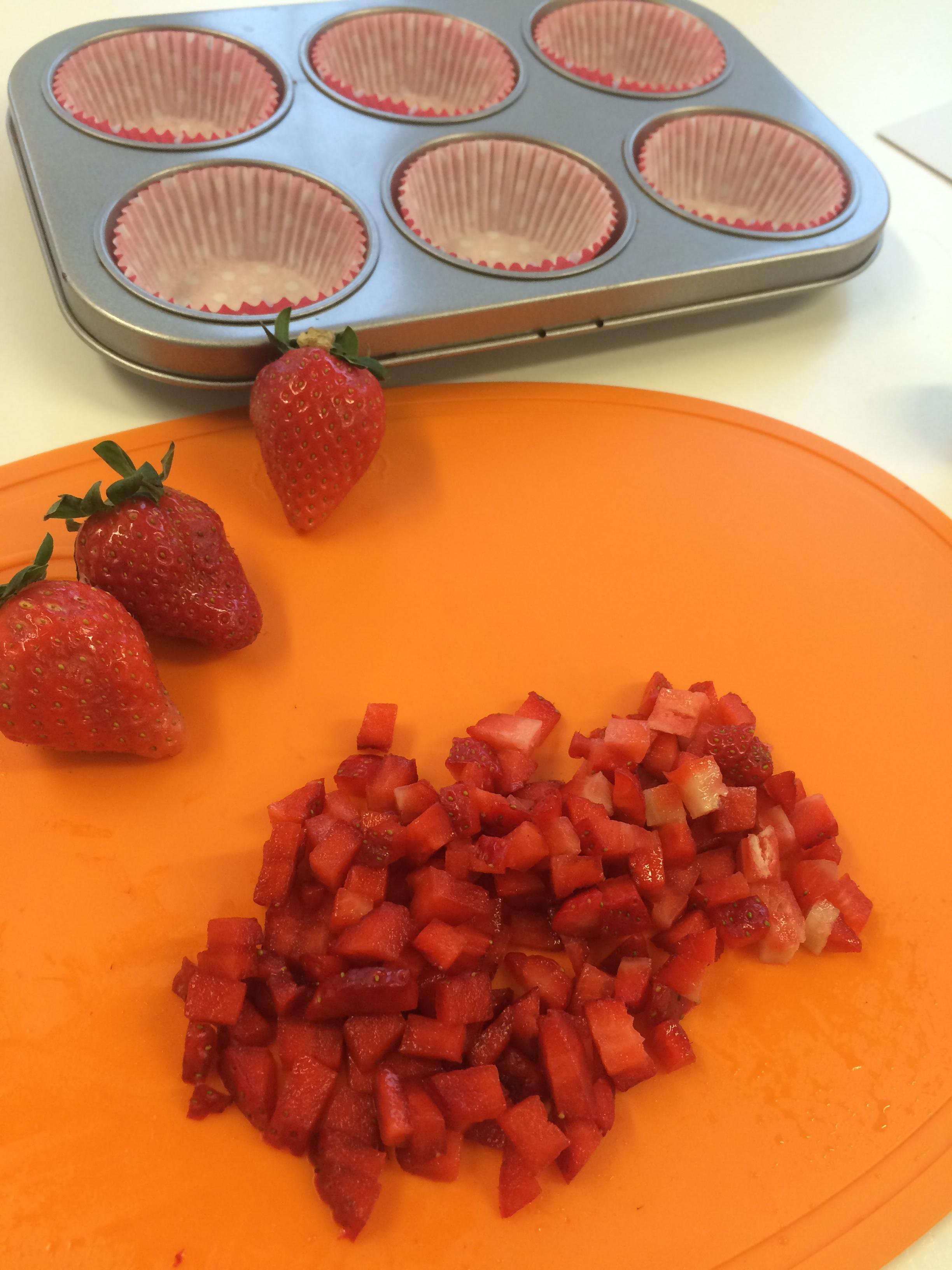 草莓燕麥muffin—健康快手美味的做法 步骤1