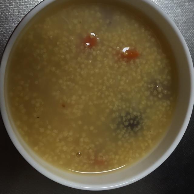 小米桂圓紅棗枸杞粥的做法 步骤3