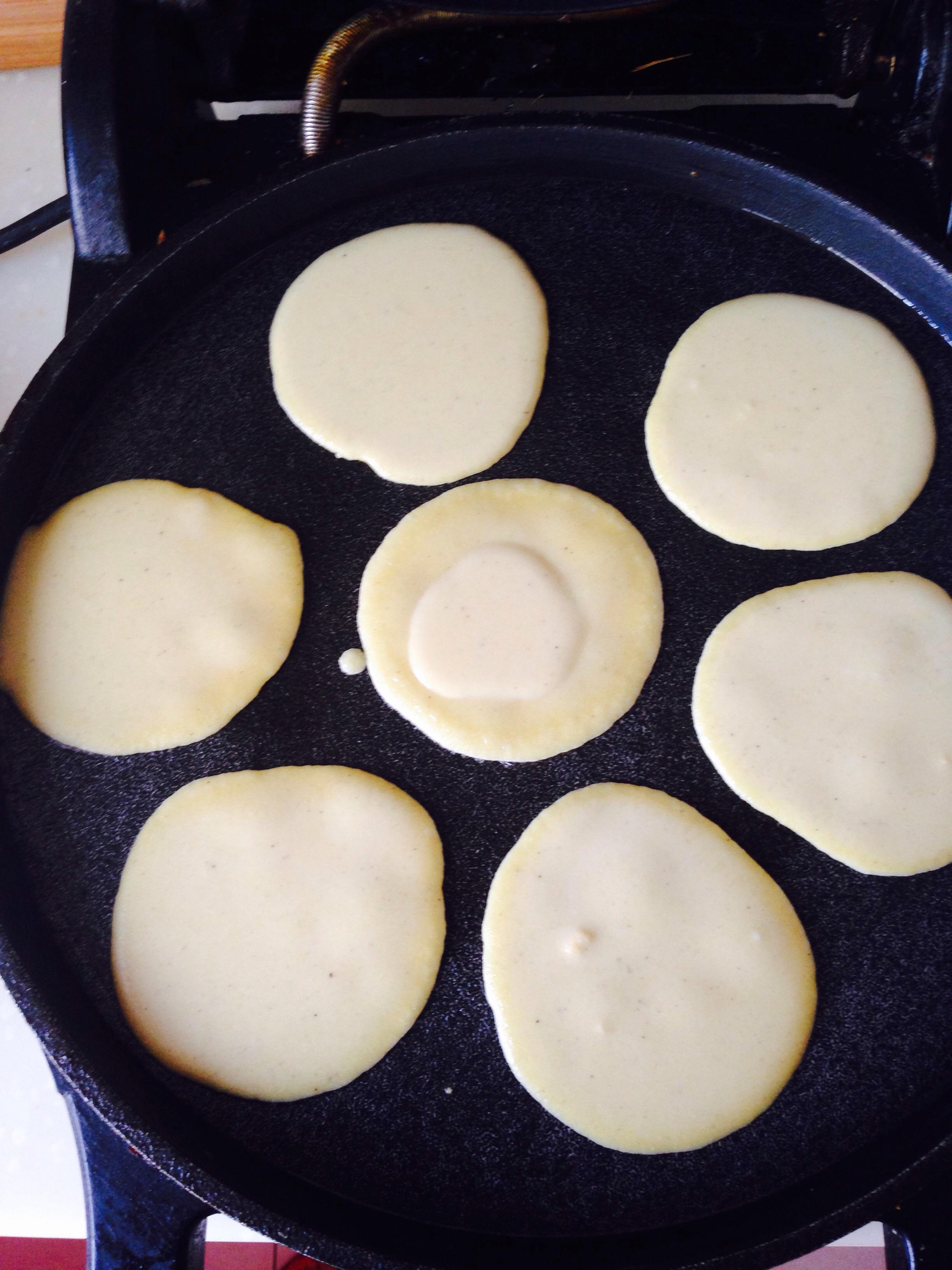 玉米麪小餅 簡單早餐的做法 步骤3
