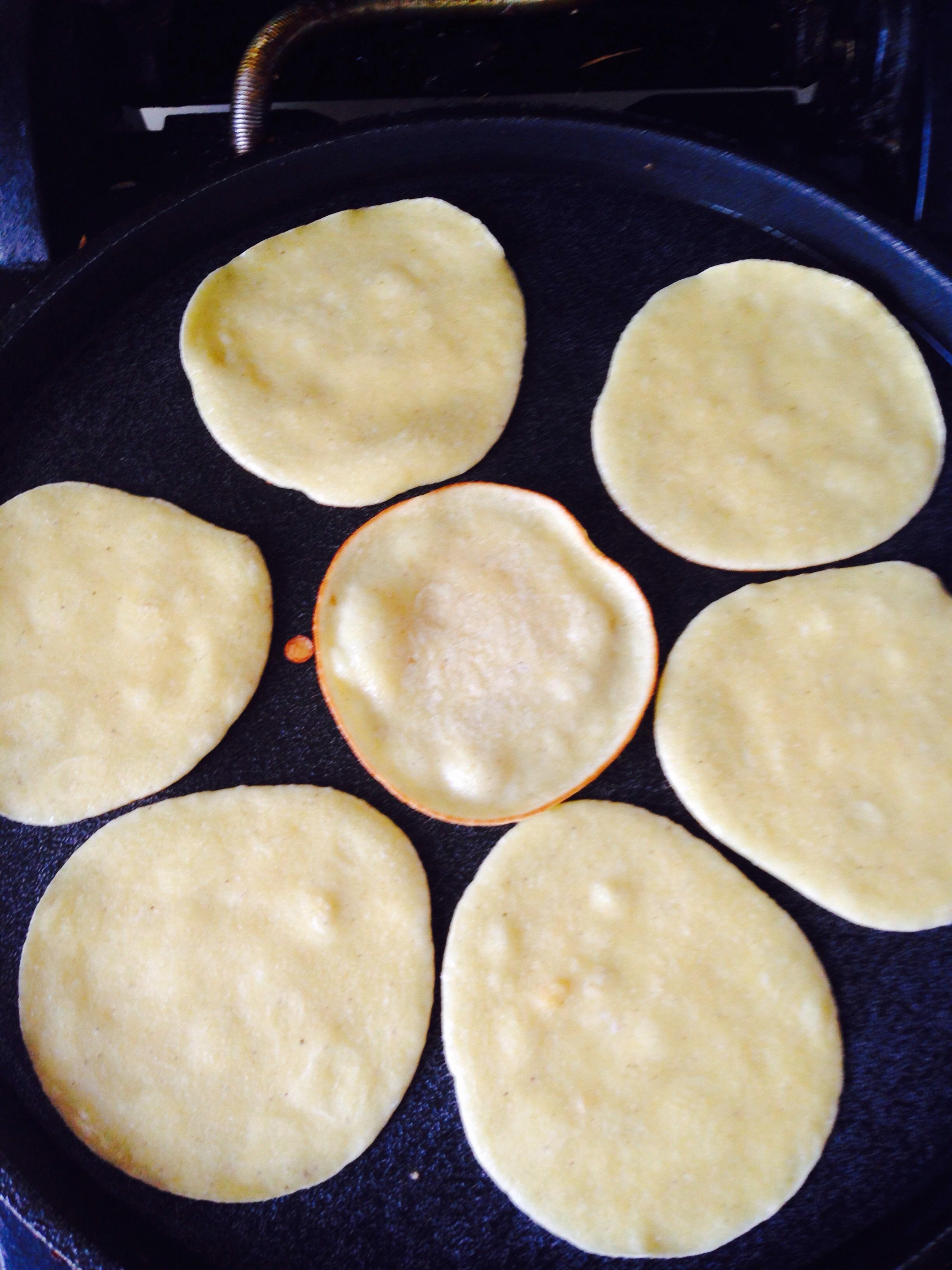 玉米麪小餅 簡單早餐的做法 步骤4
