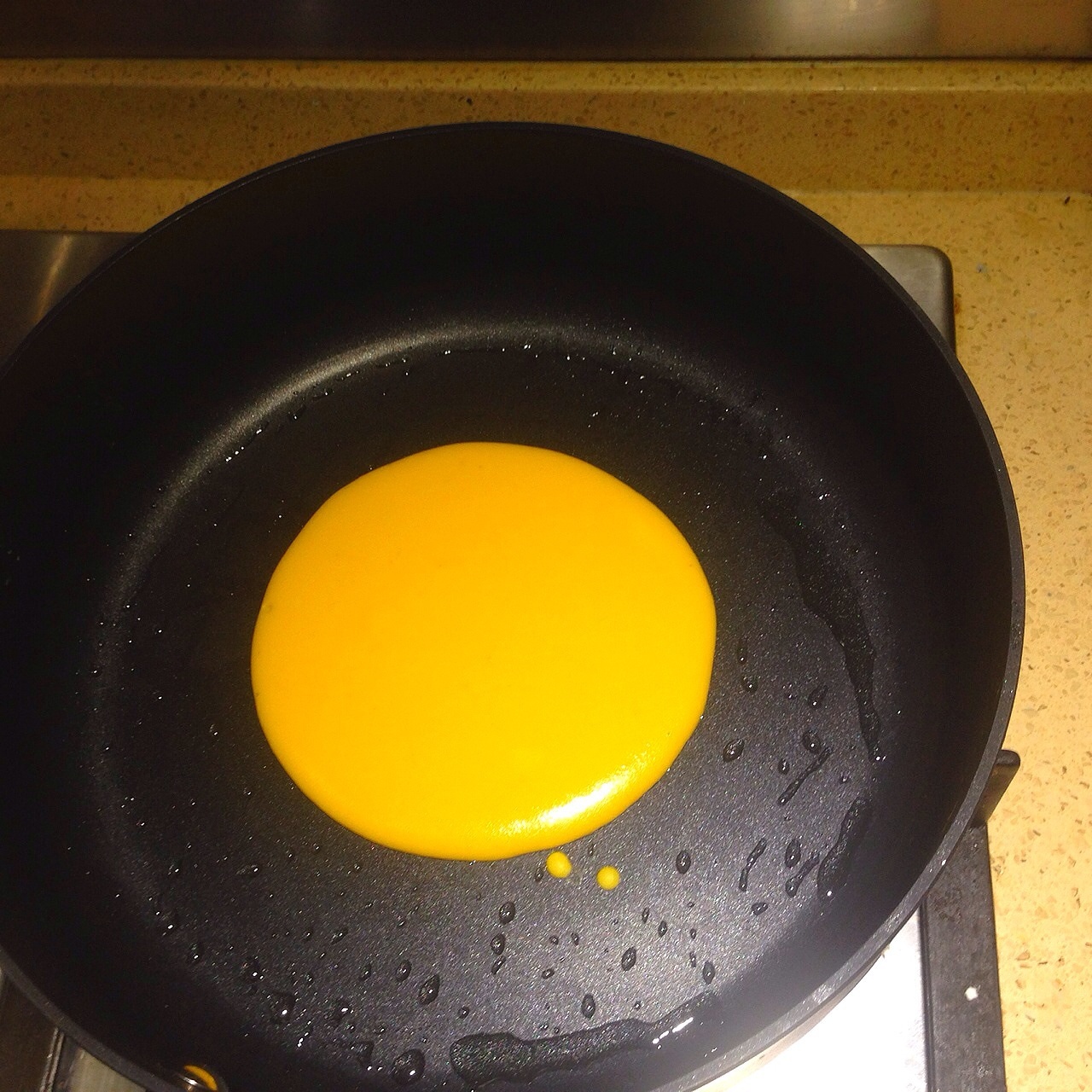 玉米麪雞蛋餅的做法 步骤2