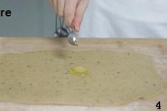 橄欖油迷迭香脆餅的做法 步骤4