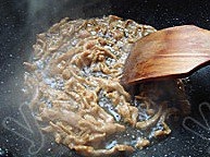 黃豆芽炒粉條的做法 步骤3