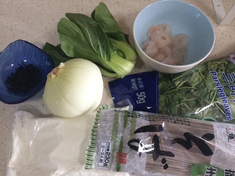 《昨日的美食》之炸蝦蕎麥麪&野菜天婦羅的做法 步骤2