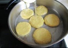 水煎玉米餅的做法 步骤7