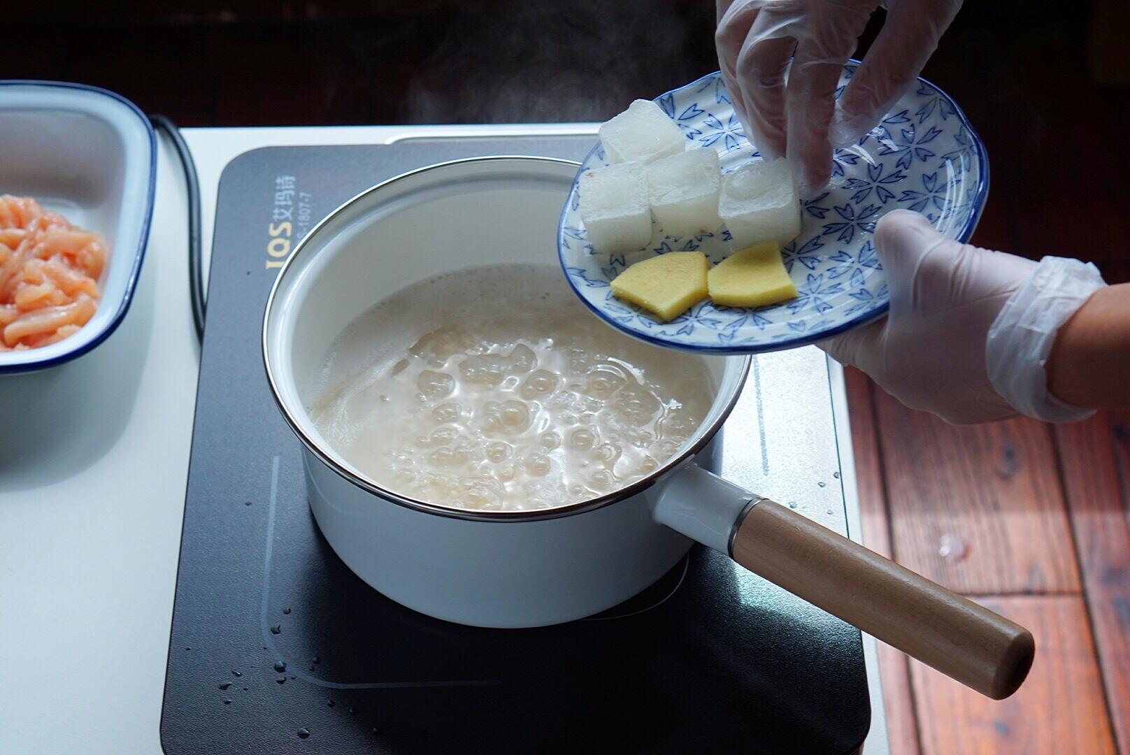 糙米皮蛋雞絲粥（附鹹粥鮮美小祕方）的做法 步骤3