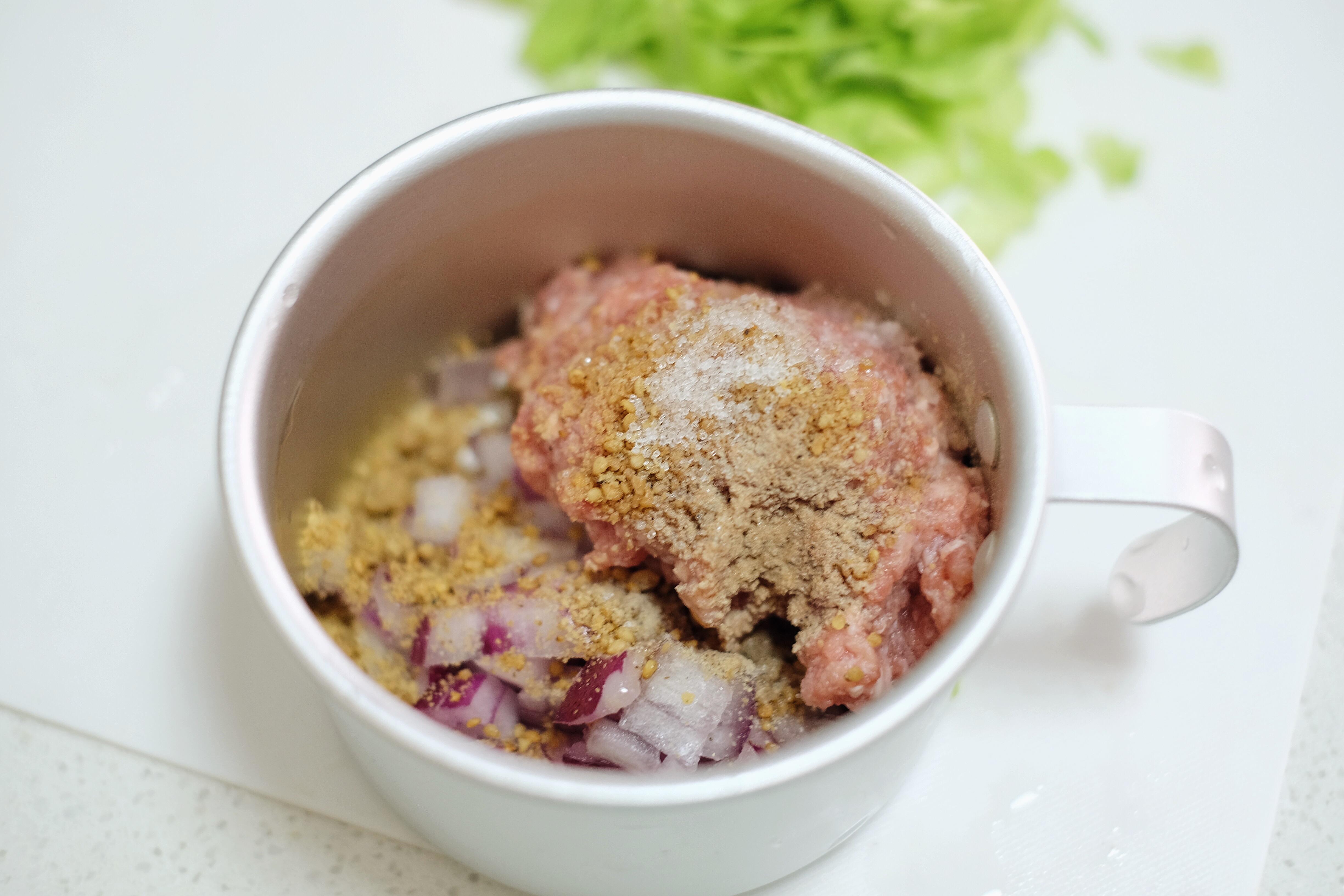 糙米圓白菜牛肉粥的做法 步骤3