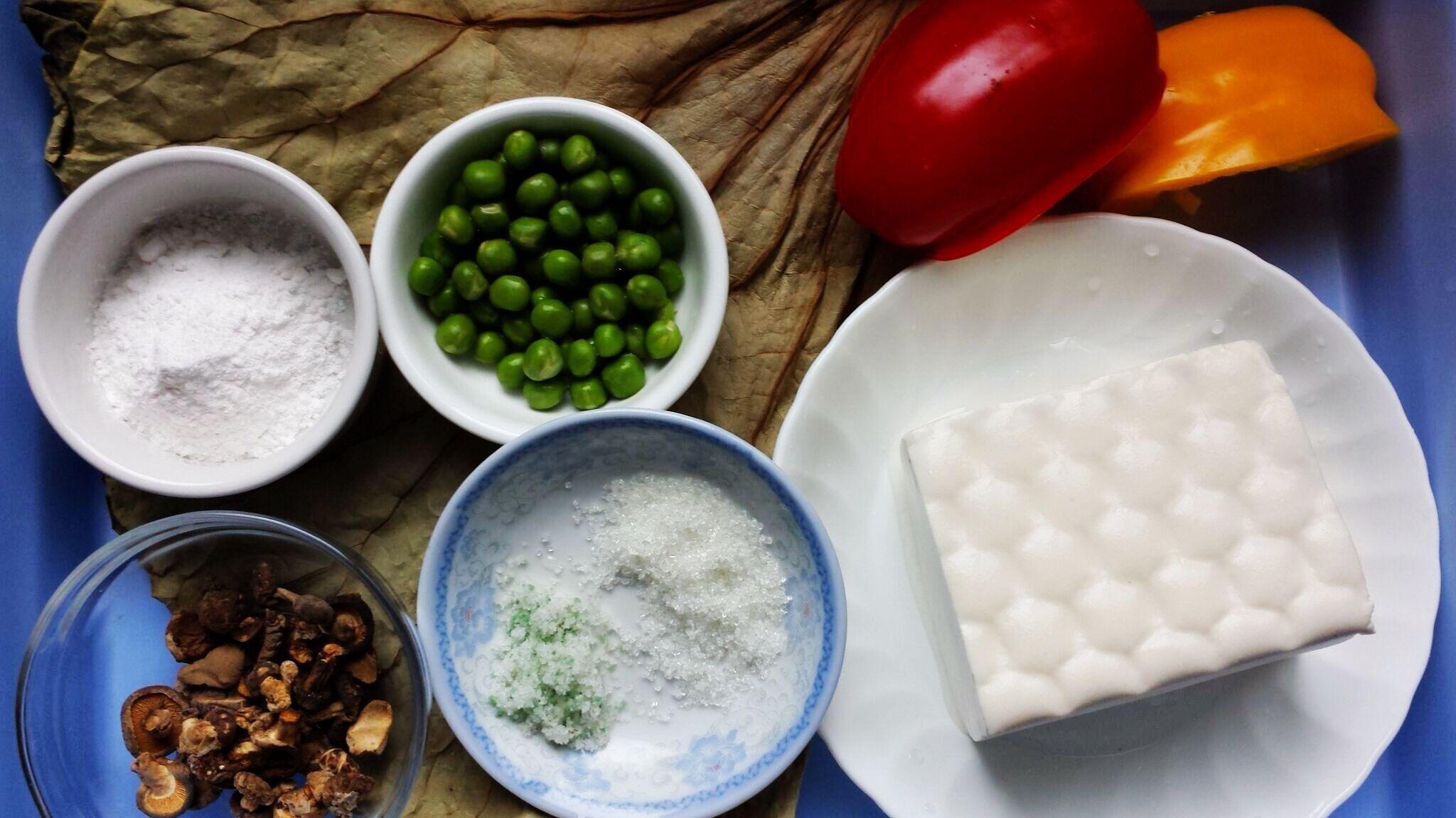 【圓滿素食】清香四溢丨荷葉蒸豆腐的做法 步骤1