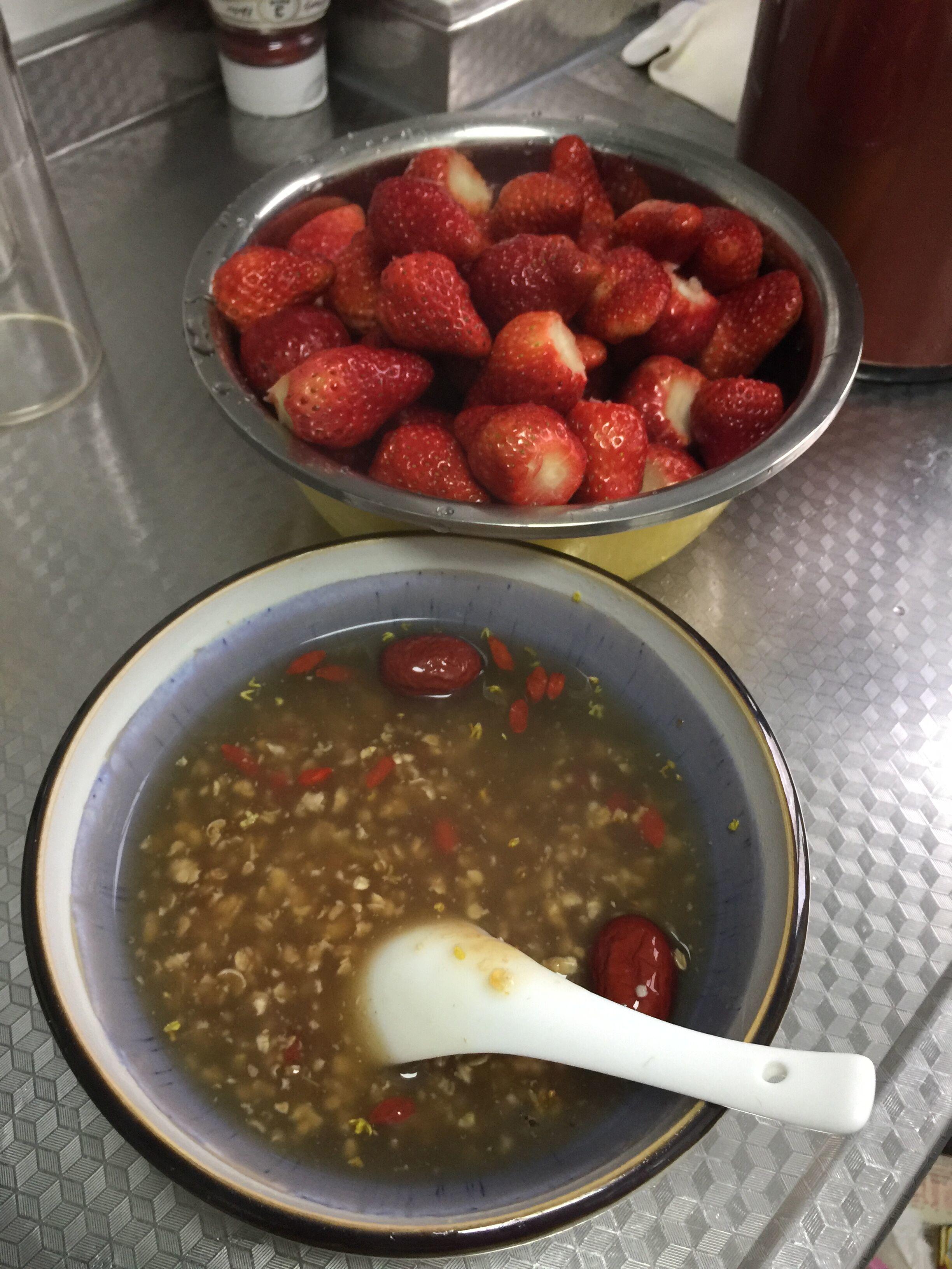 紅糖姜燕麥枸杞紅棗藕粉粥的做法 步骤3
