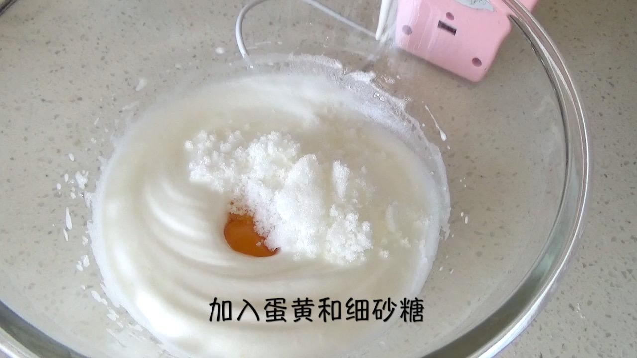 焦糖核桃椰奶慕斯（視訊菜譜）的做法 步骤1