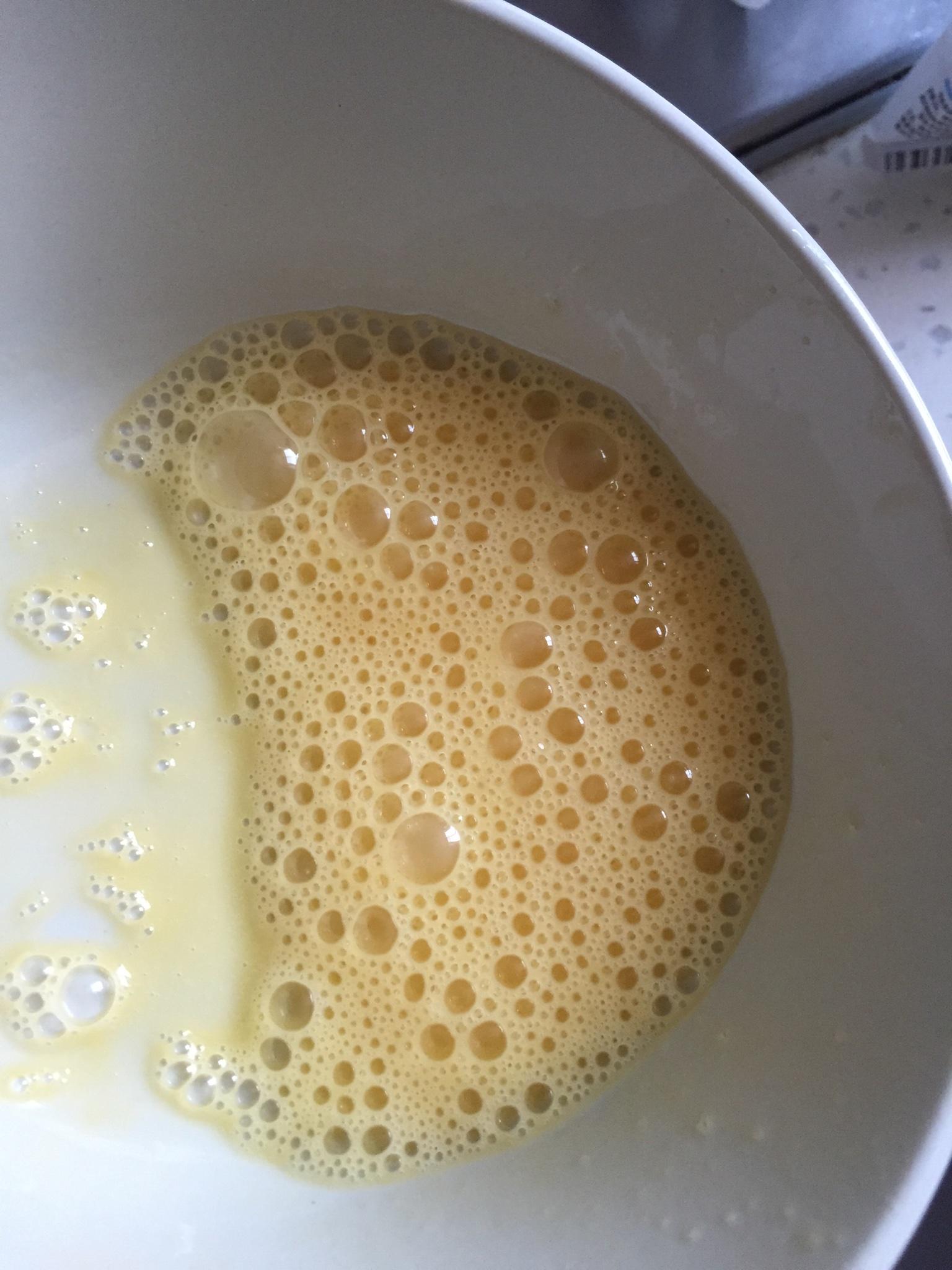 孕婦甜點之微波爐版核桃牛奶蒸蛋牛奶布丁的做法 步骤1