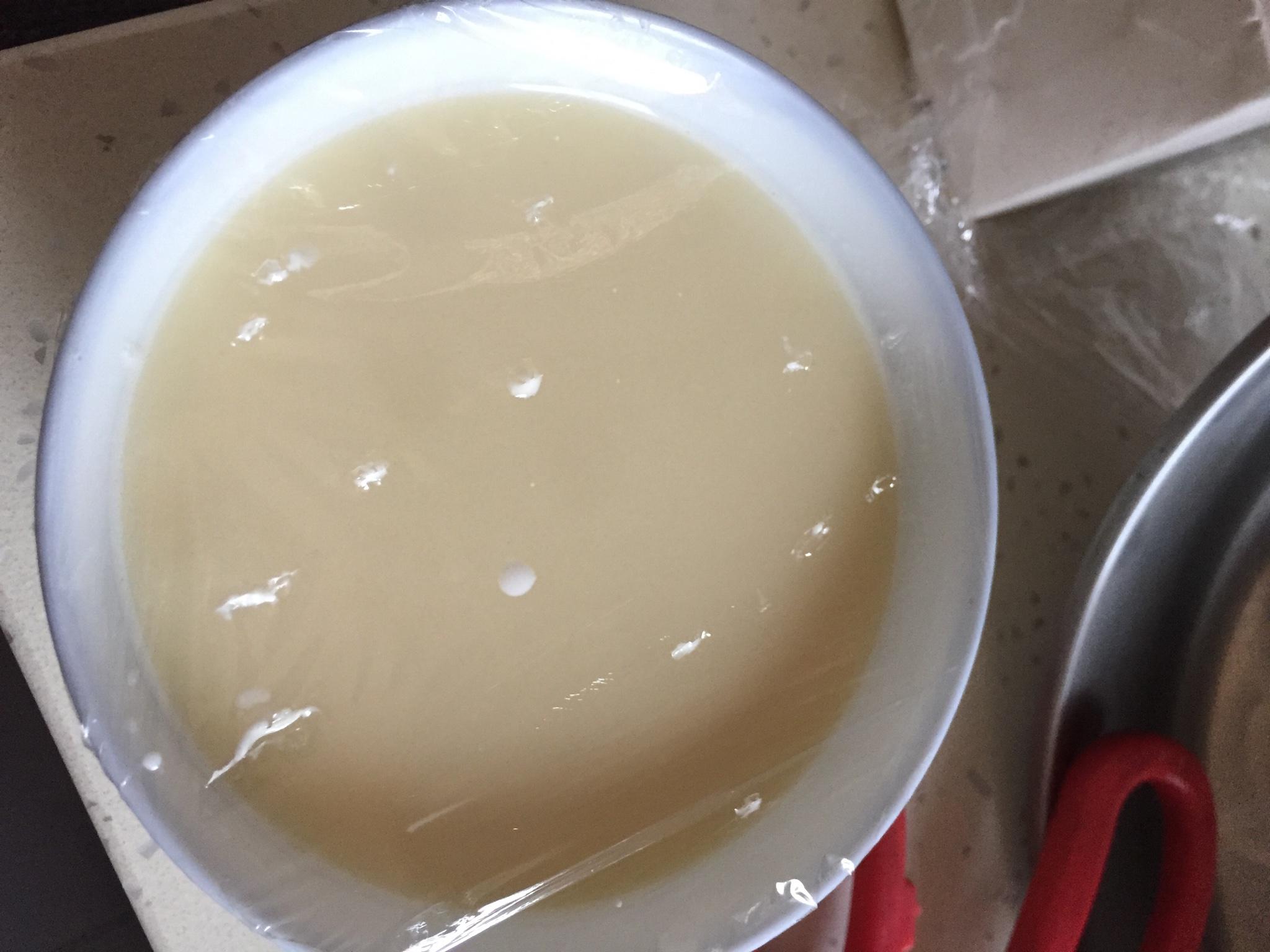 孕婦甜點之微波爐版核桃牛奶蒸蛋牛奶布丁的做法 步骤5