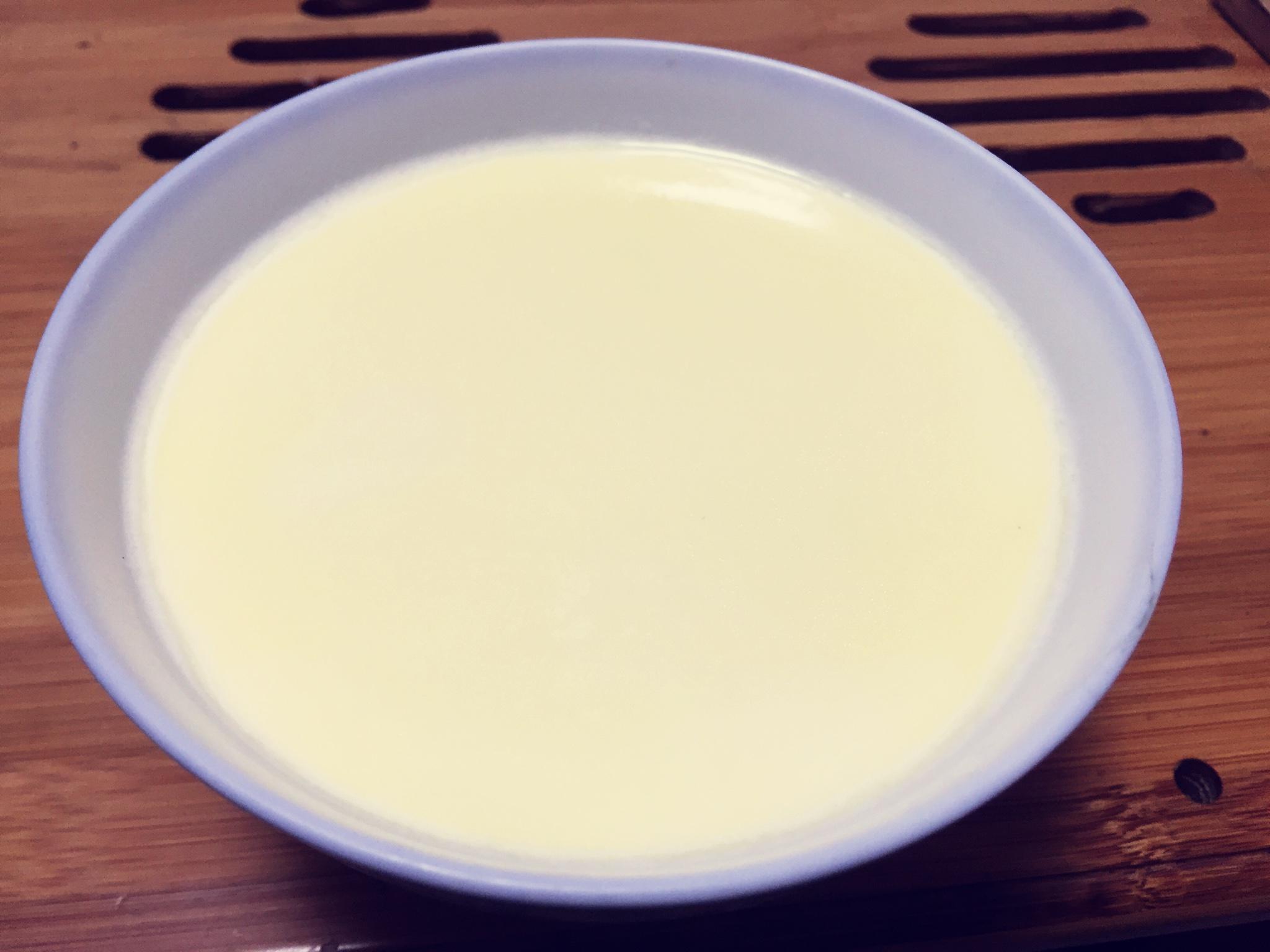 孕婦甜點之微波爐版核桃牛奶蒸蛋牛奶布丁的做法 步骤7