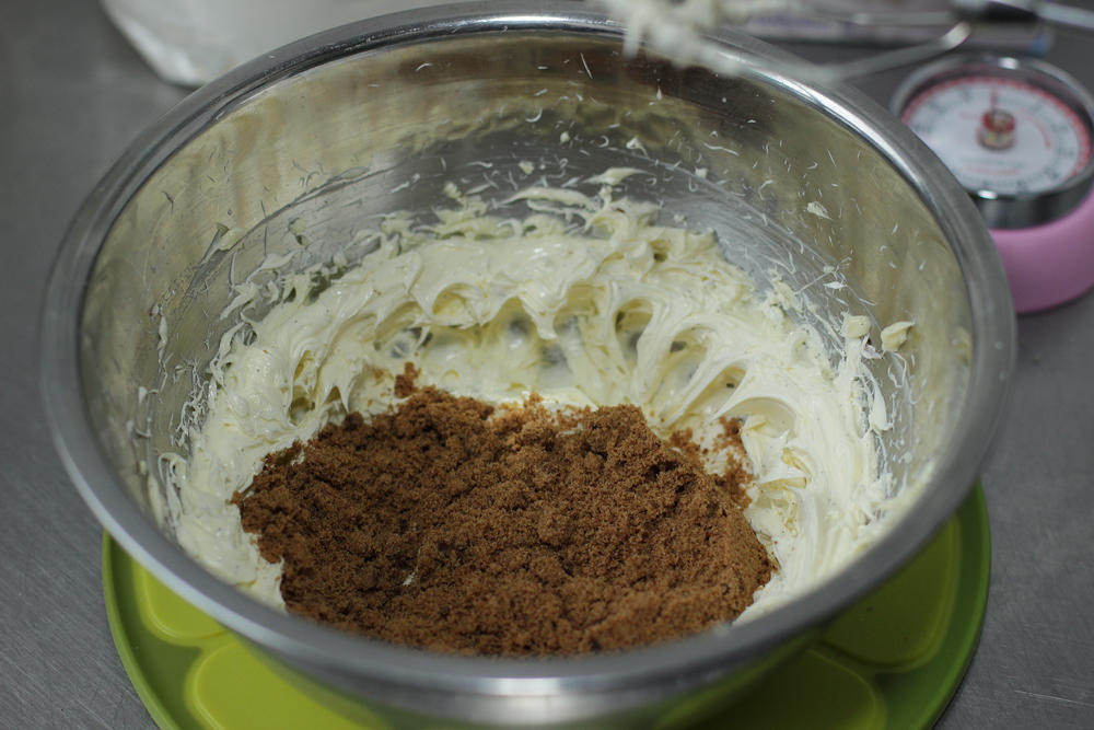 香草栗子磅蛋糕的做法 步骤4