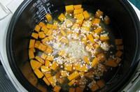 綠豆燕麥小米南瓜粥的做法 步骤2