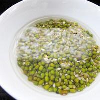 綠豆二米粥的做法 步骤1