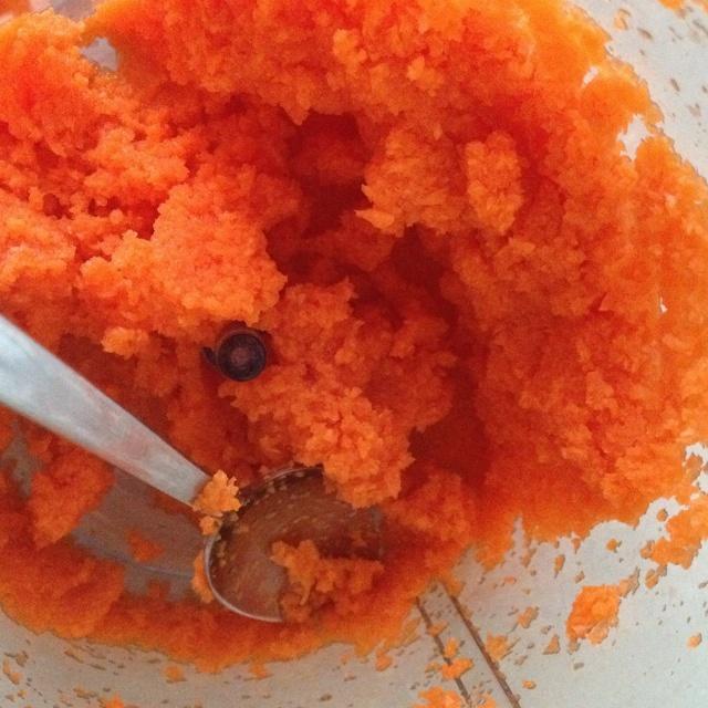 胡蘿蔔葡萄乾吐司～松下麪包機版的做法 步骤1