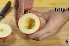 烤蘋果(葡萄乾餡配白蘭地澆汁)的做法 步骤5