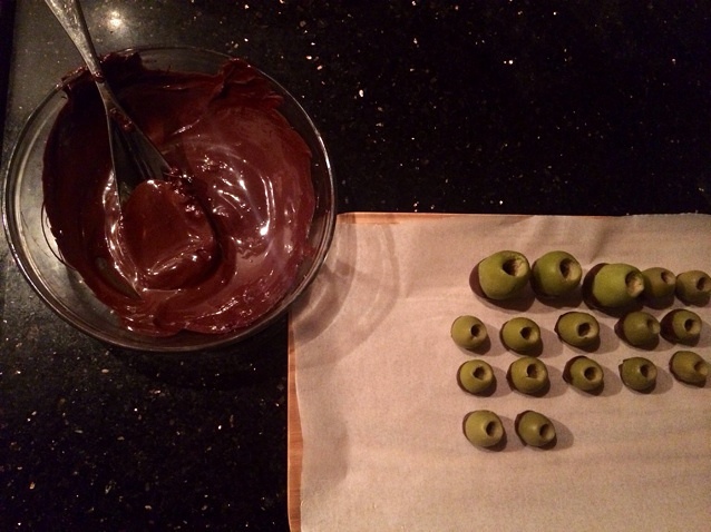 橄欖巧克力情人彈的做法 步骤2