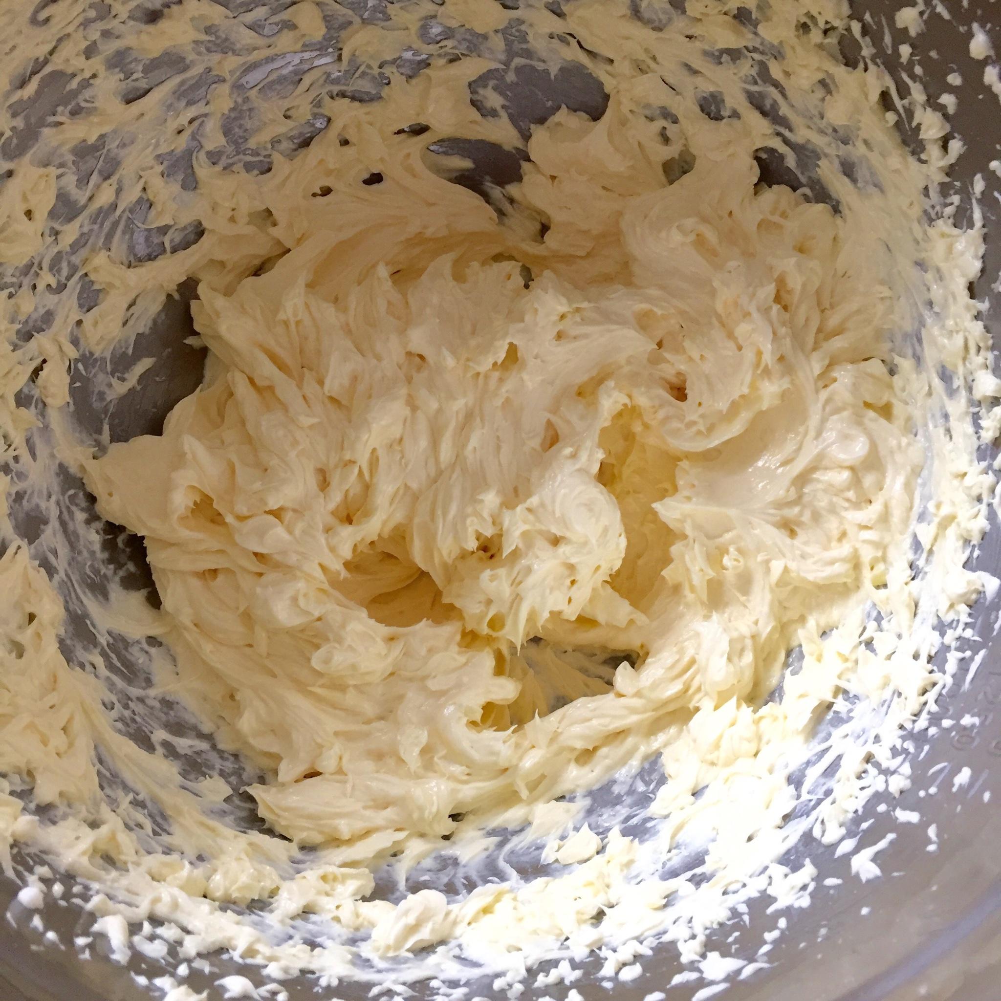 鹹黃油腰果磅蛋糕的做法 步骤3