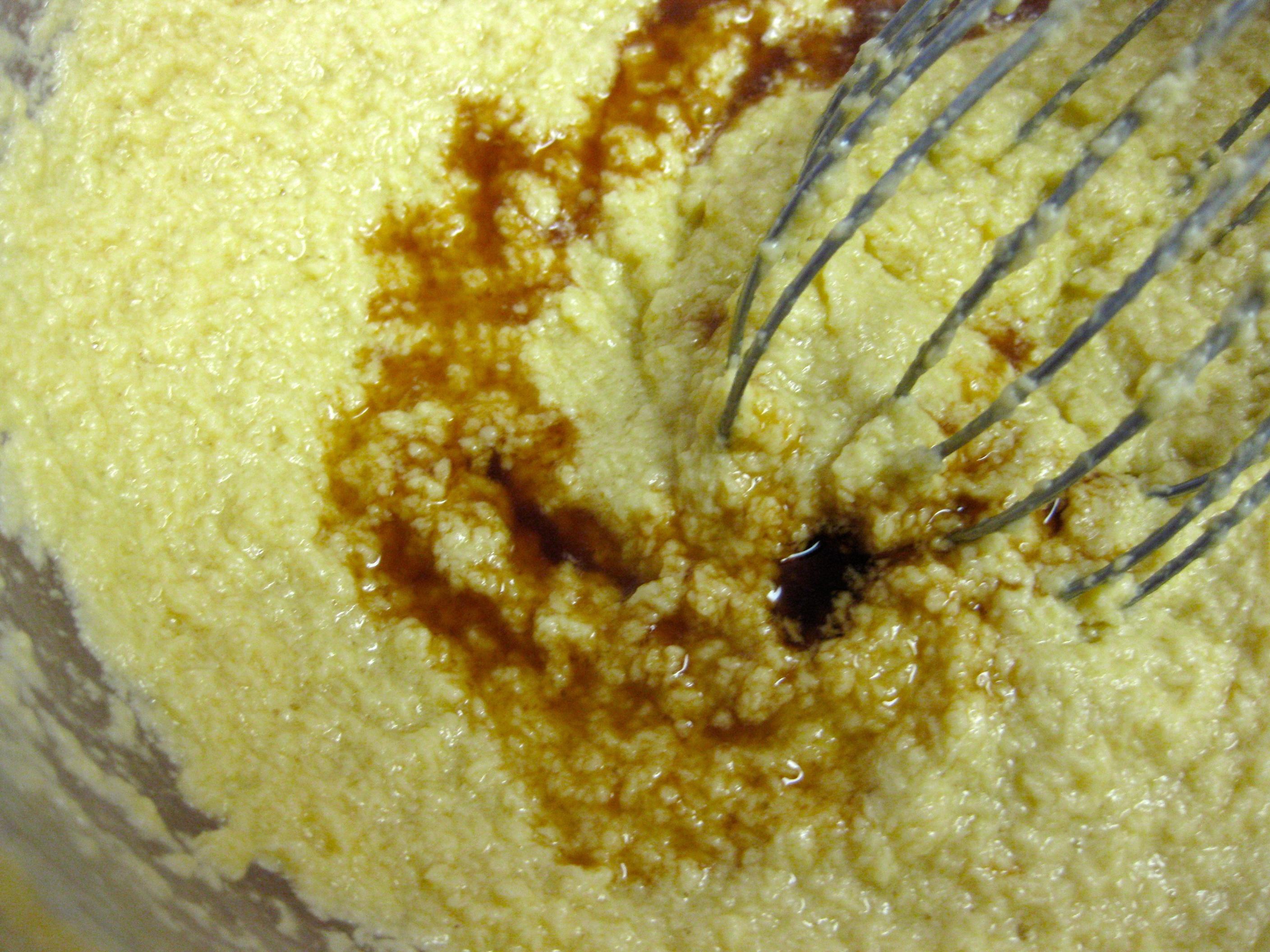 菠蘿榛子杯子蛋糕的做法 步骤8