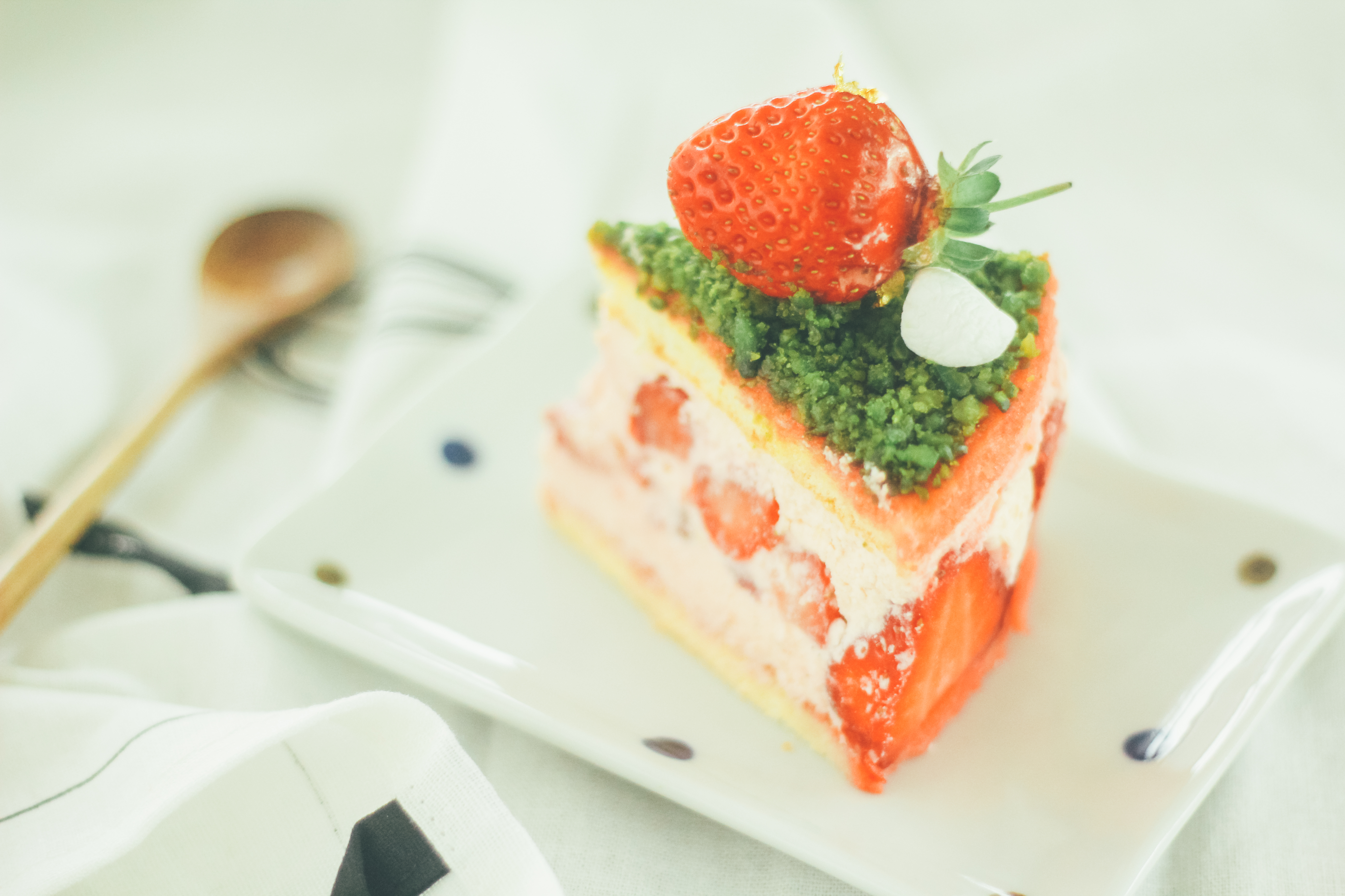 法式開心果草莓蛋糕的做法 步骤9