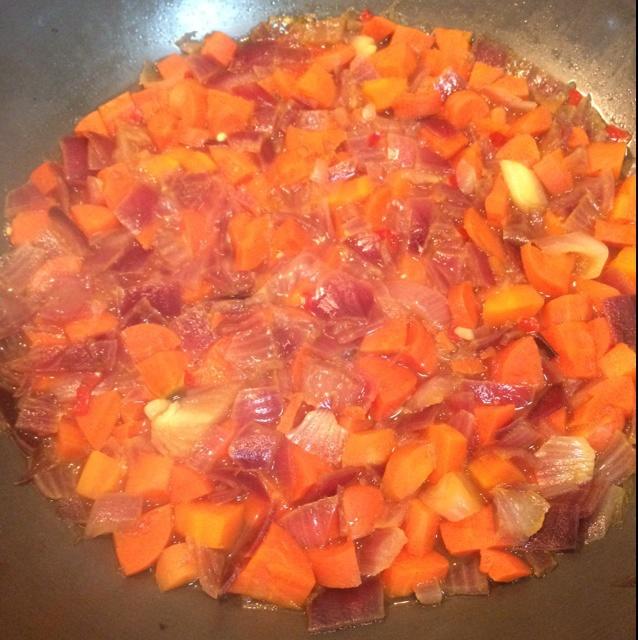 咖哩紅蘿蔔濃湯的做法 步骤3