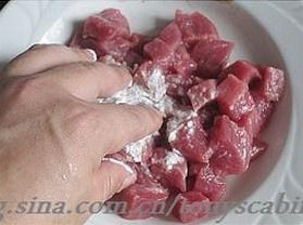 泡菜牛肉粒炒飯的做法 步骤3